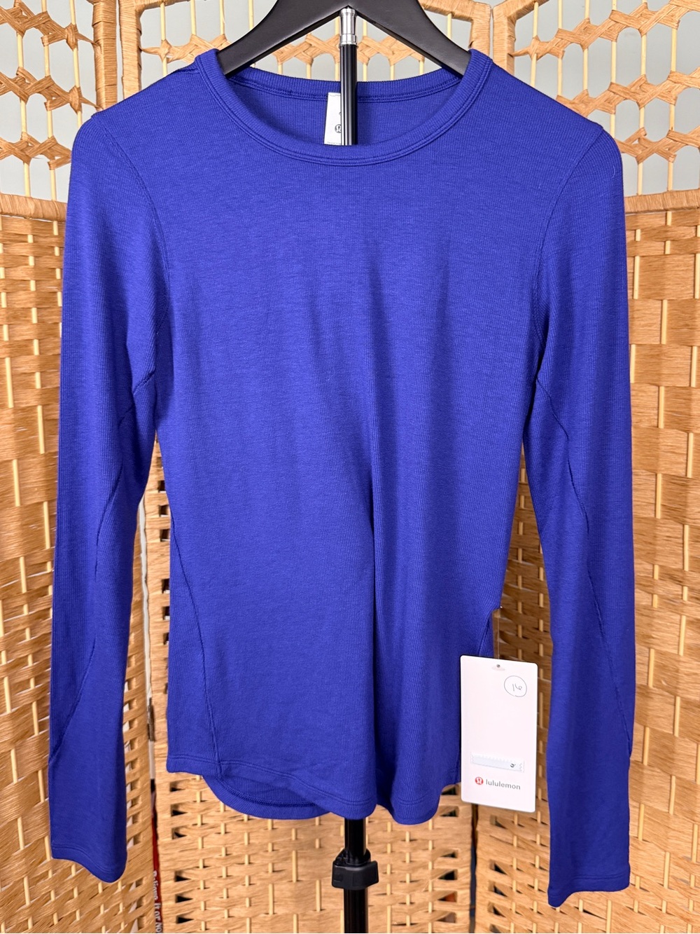 #225 NWT Lululemon Hold Tight Long Sleeve Club Blue Size 6